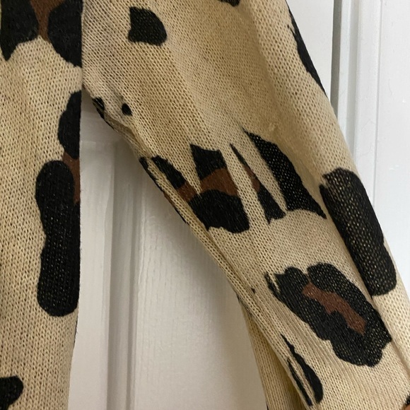 Medium leopard cheetah cardigan light - Picture 3 of 7